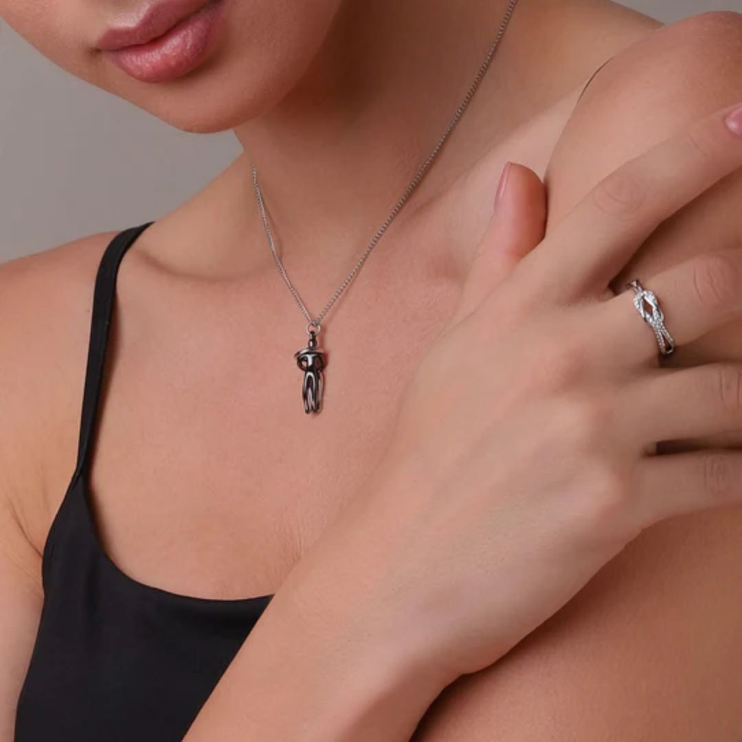 Hugging Necklace
